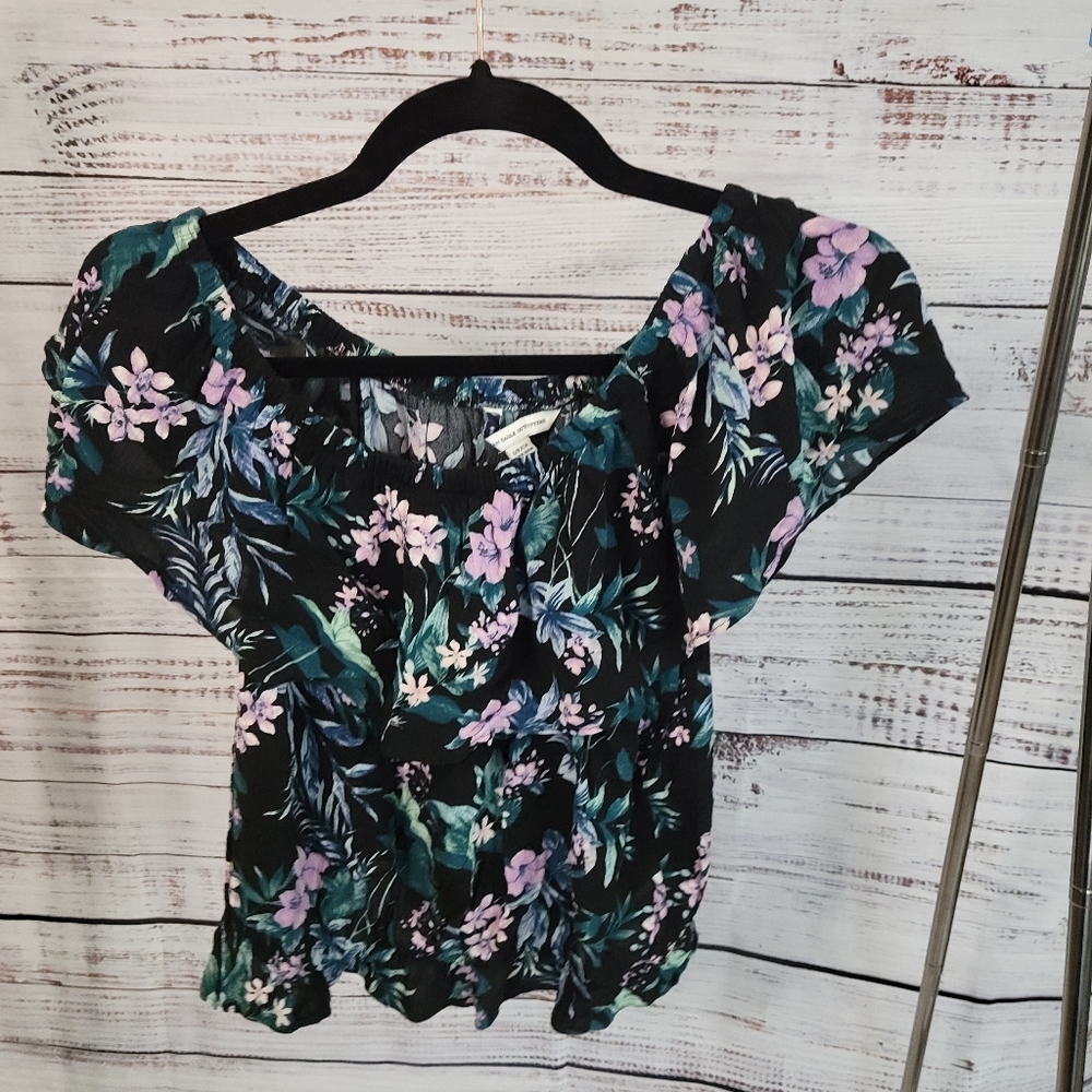 A&E S off the shoulder Top